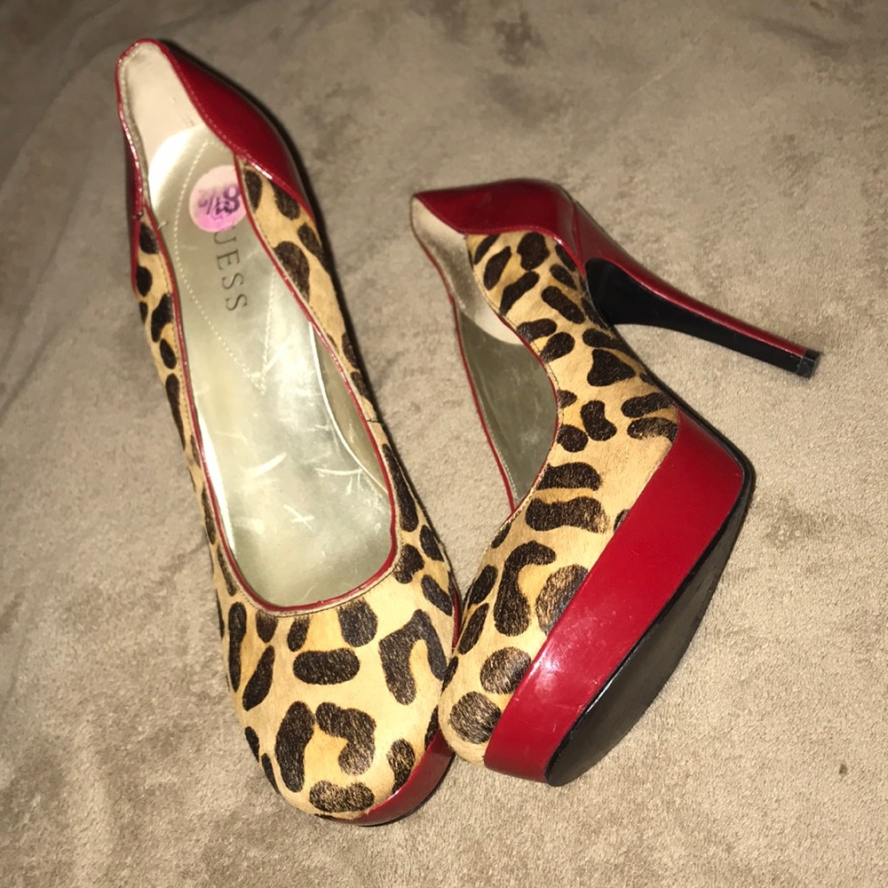 Guess Pumps - Picture 3 of 4